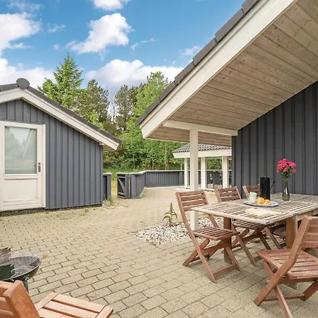 Amazing Home In Blavand With Sauna *