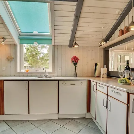 Amazing Home In Blavand With Sauna 度假居
