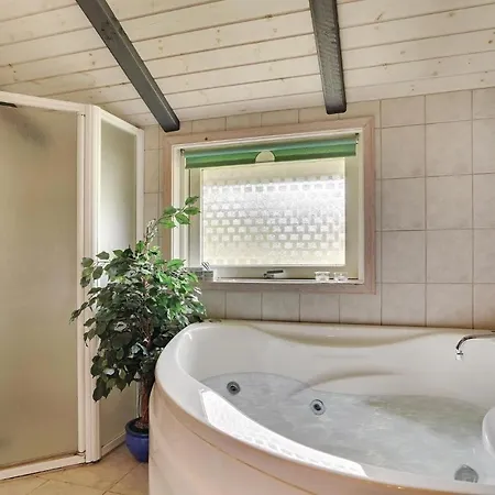Amazing Home In Blavand With Sauna 度假居 布拉万德