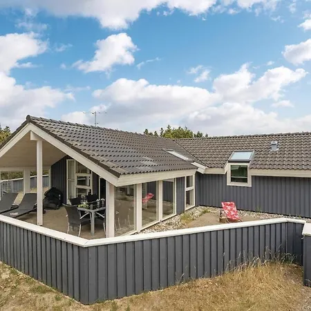 Amazing Home In Blavand With Sauna *